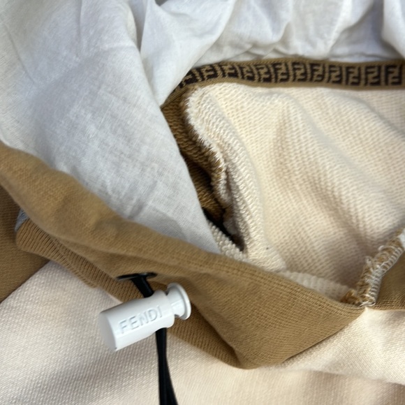 Fendi hoody and joggers. - Picture 5 of 8